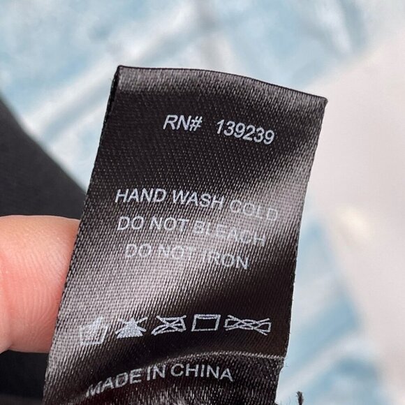 POMANDER PLACE Black Finley Flutter Sleeve Dress size large - Picture 10 of 13